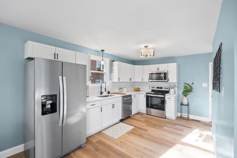 Tiny photo for 5031 Oxford Street, Lynchburg, VA 24502 (MLS # 363904)