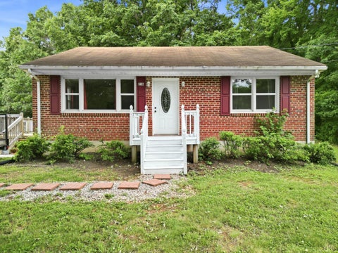 Homes For Sale - 216 Crescent Lane<br/> Amherst County, Monroe, VA 24574