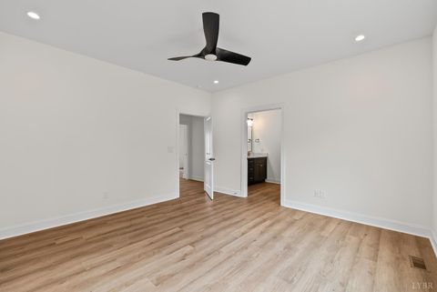 Tiny photo for 9041 Stonewall Road, Appomattox, VA 24522 (MLS # 363155)