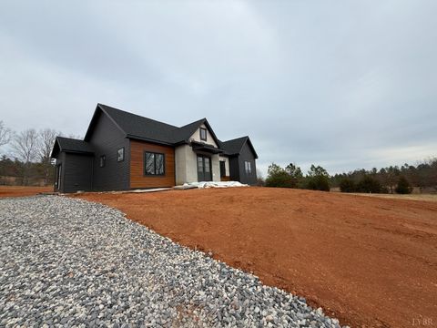 Tiny photo for 9041 Stonewall Road, Appomattox, VA 24522 (MLS # 363155)