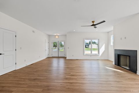 Tiny photo for 9041 Stonewall Road, Appomattox, VA 24522 (MLS # 363155)