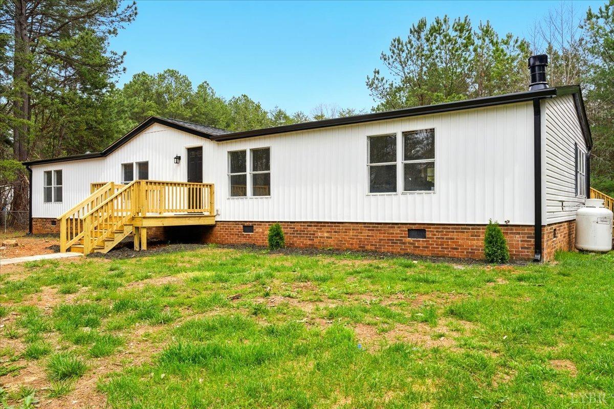 330 Bloxsom Road, Callands, Virginia image 32