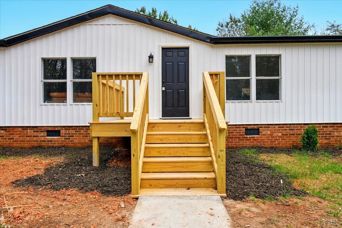 330 Bloxsom Road, Callands, Virginia image 33