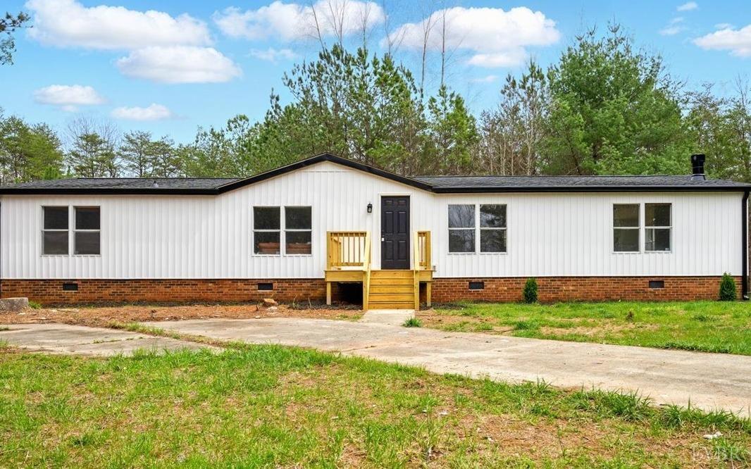 330 Bloxsom Road, Callands, Virginia image 1