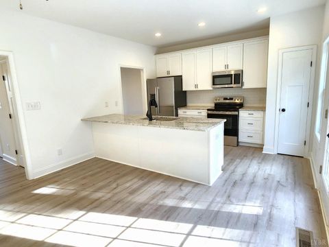 Tiny photo for 3008 Hill St St #400, Lynchburg, VA 24501 (MLS # 363364)