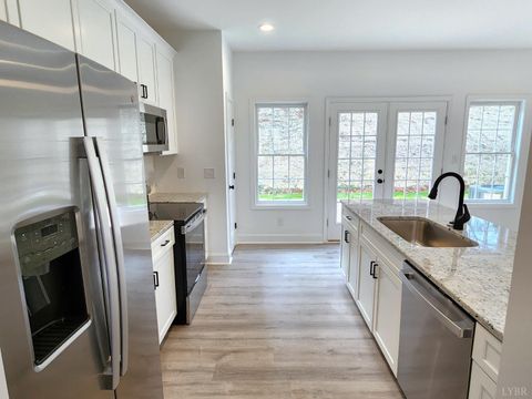 Tiny photo for 3008 Hill St St #400, Lynchburg, VA 24501 (MLS # 363364)