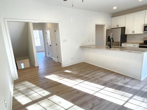 Tiny photo for 3008 Hill St St #400, Lynchburg, VA 24501 (MLS # 363364)