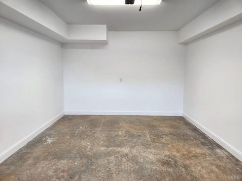 Tiny photo for 3008 Hill St St #400, Lynchburg, VA 24501 (MLS # 363364)