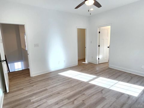Tiny photo for 3008 Hill St St #400, Lynchburg, VA 24501 (MLS # 363364)