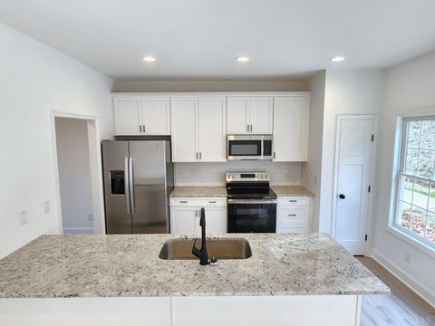 Tiny photo for 3008 Hill St St #400, Lynchburg, VA 24501 (MLS # 363364)