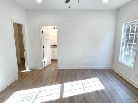 Tiny photo for 3008 Hill St St #400, Lynchburg, VA 24501 (MLS # 363364)