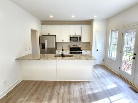 Tiny photo for 3008 Hill St St #400, Lynchburg, VA 24501 (MLS # 363364)