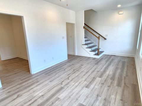 Tiny photo for 3008 Hill St St #400, Lynchburg, VA 24501 (MLS # 363364)