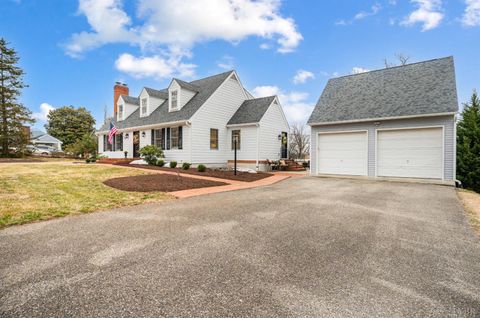 Tiny photo for 1726 Three Otters Road, Bedford, VA 24523 (MLS # 364795)
