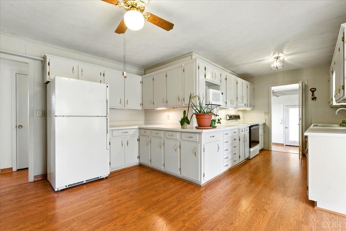 1537 Avondale Drive, Altavista, Virginia image 11