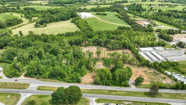 1083 W LYNCHBURG SALEM TPKE, BEDFORD, VA 24523 - Image fd5e0556c05d0102ffd35abc4cee8aa0/2743087436