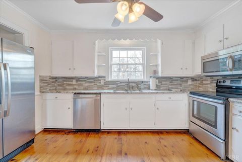 Tiny photo for 904 Longwood Ave, Bedford, VA 24523 (MLS # 364830)