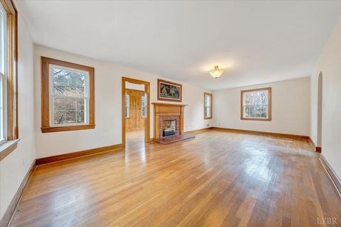 Tiny photo for 904 Longwood Ave, Bedford, VA 24523 (MLS # 364830)