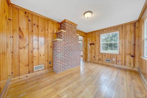 Tiny photo for 904 Longwood Ave, Bedford, VA 24523 (MLS # 364830)