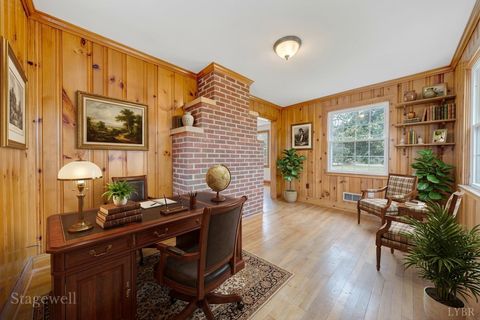 Tiny photo for 904 Longwood Ave, Bedford, VA 24523 (MLS # 364830)