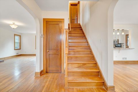 Tiny photo for 904 Longwood Ave, Bedford, VA 24523 (MLS # 364830)