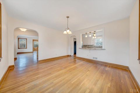 Tiny photo for 904 Longwood Ave, Bedford, VA 24523 (MLS # 364830)