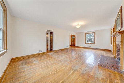 Tiny photo for 904 Longwood Ave, Bedford, VA 24523 (MLS # 364830)