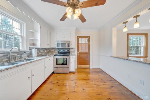 Tiny photo for 904 Longwood Ave, Bedford, VA 24523 (MLS # 364830)