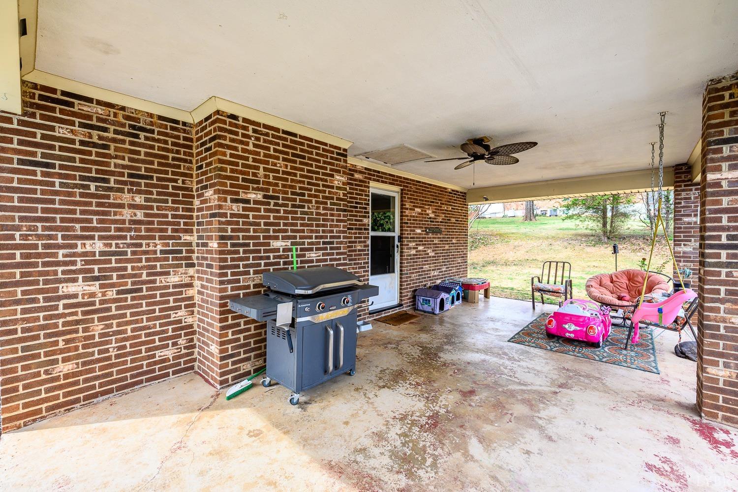 105 Valleyview Drive, Madison Heights, Virginia image 3