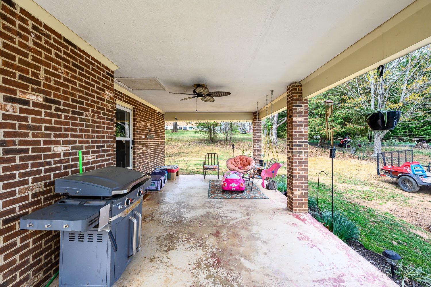 105 Valleyview Drive, Madison Heights, Virginia image 4