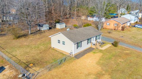 Tiny photo for 155 Odins Bow Road, Madison Heights, VA 24572 (MLS # 363960)