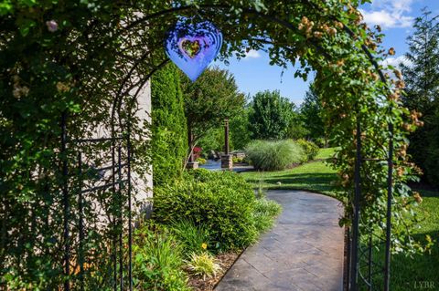 Tiny photo for 1424 Lake Manor Dr Dr, Forest, VA 24551 (MLS # 365306)