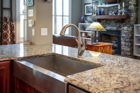 Tiny photo for 1424 Lake Manor Dr Dr, Forest, VA 24551 (MLS # 365306)