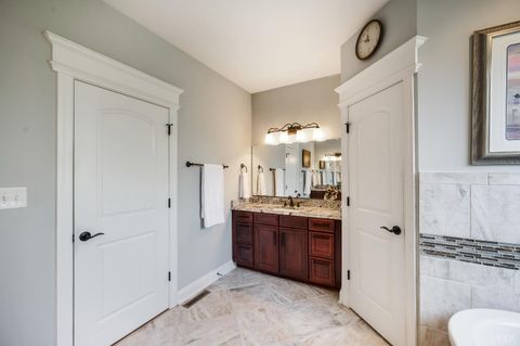 Tiny photo for 1424 Lake Manor Dr Dr, Forest, VA 24551 (MLS # 365306)