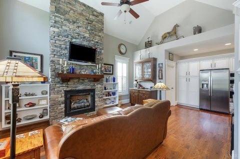 Tiny photo for 1424 Lake Manor Dr Dr, Forest, VA 24551 (MLS # 365306)