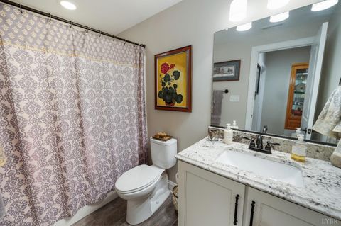 Tiny photo for 1424 Lake Manor Dr Dr, Forest, VA 24551 (MLS # 365306)