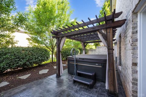 Tiny photo for 1424 Lake Manor Dr Dr, Forest, VA 24551 (MLS # 365306)