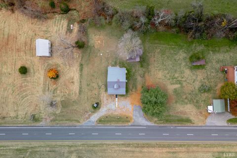 Tiny photo for 1868 LYNCHBURG SALEM TURNPIKE, Bedford, VA 24551 (MLS # 363729)
