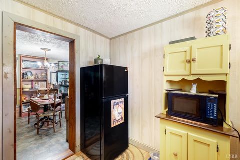 Tiny photo for 1868 LYNCHBURG SALEM TURNPIKE, Bedford, VA 24551 (MLS # 363729)