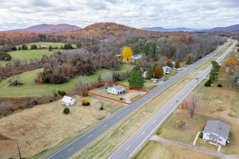 Photo of 1868 LYNCHBURG SALEM TURNPIKE, Bedford, VA 24551 (MLS # 363729)