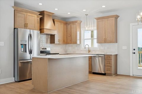 Tiny photo for 1711 Wells Rd, Bedford, VA 24523 (MLS # 364367)