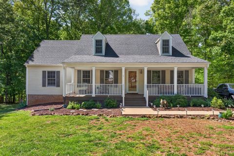 Photo of 261 Blue Ridge Ln. LN, Amherst, VA 24521 (MLS # 366488)
