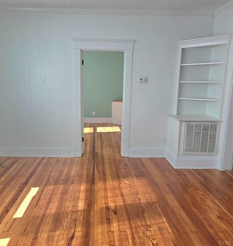 Tiny photo for 701 Mansfield Avenue, Lynchburg, VA 24501 (MLS # 362641)