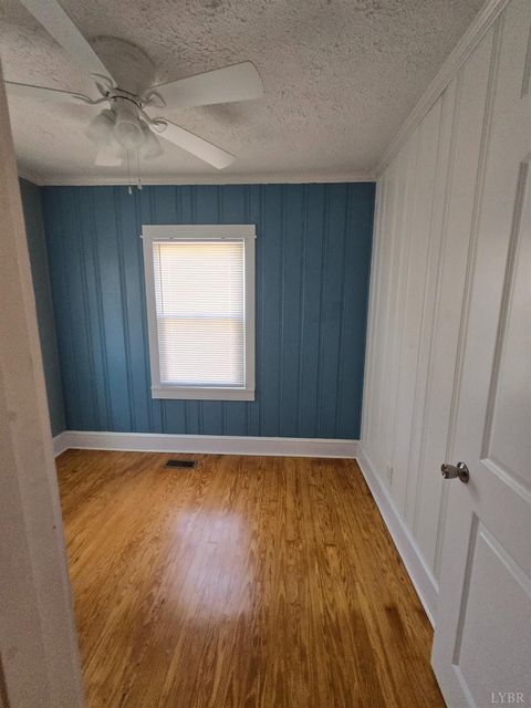 Tiny photo for 701 Mansfield Avenue, Lynchburg, VA 24501 (MLS # 362641)