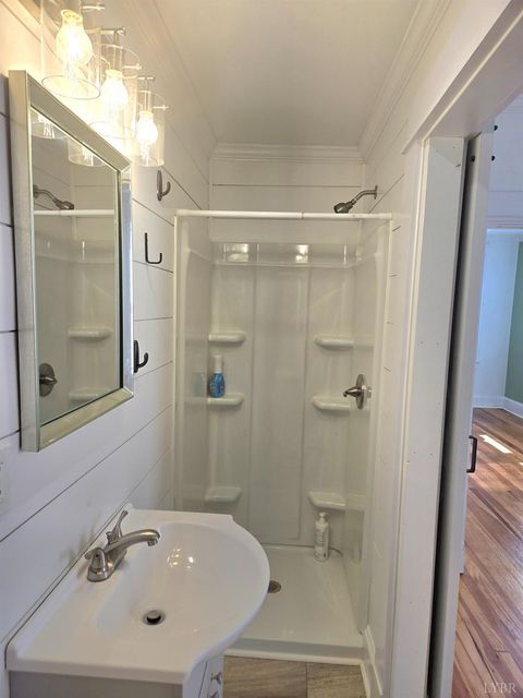 Tiny photo for 701 Mansfield Avenue, Lynchburg, VA 24501 (MLS # 362641)