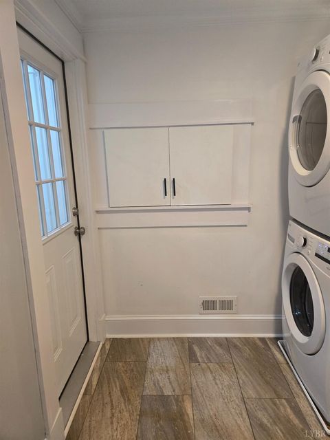 Tiny photo for 701 Mansfield Avenue, Lynchburg, VA 24501 (MLS # 362641)