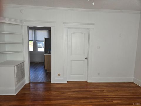 Tiny photo for 701 Mansfield Avenue, Lynchburg, VA 24501 (MLS # 362641)