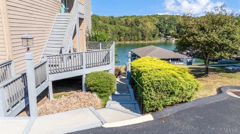 Tiny photo for 1137 Mariners Way #48, Huddleston, VA 24104 (MLS # 362032)