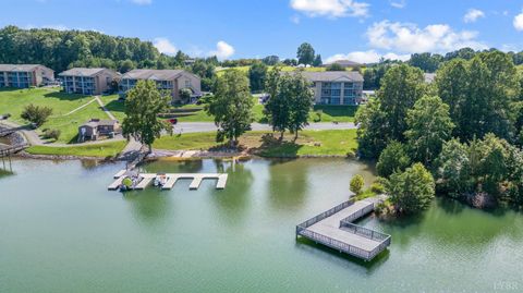 Tiny photo for 1137 Mariners Way #48, Huddleston, VA 24104 (MLS # 362032)