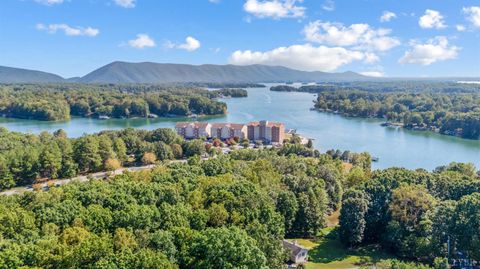 Tiny photo for 1137 Mariners Way #48, Huddleston, VA 24104 (MLS # 362032)